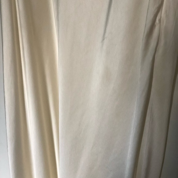 Beautiful ivory silk dress - Picture 2 of 7